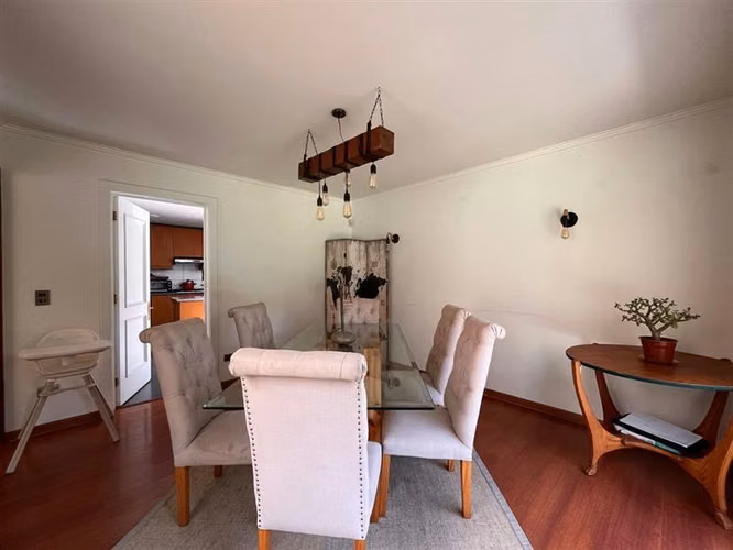 Casa en Venta de 4d, Piedra Roja, Clínica Alemana Chicureo.