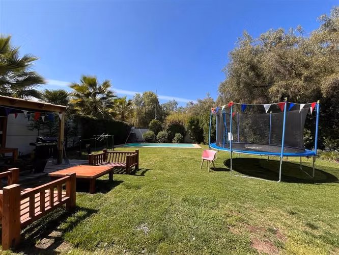 Casa en Venta de 4d, Piedra Roja, Clínica Alemana Chicureo.