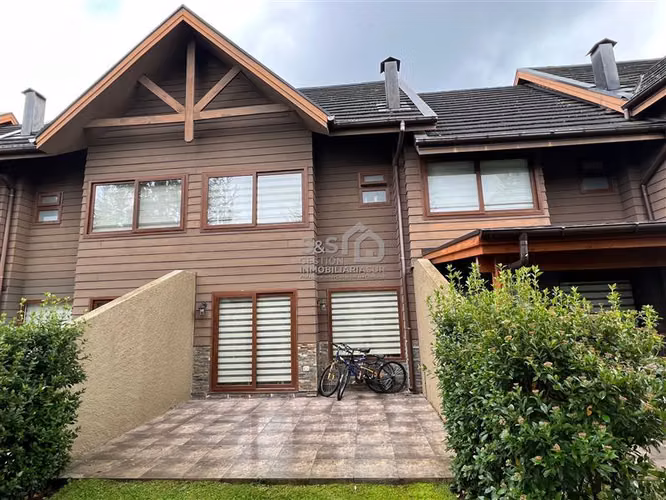 Vende casa en Pucón. Condominio Alicura.