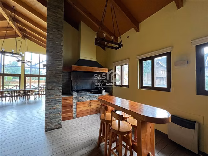Vende casa en Pucón. Condominio Alicura.
