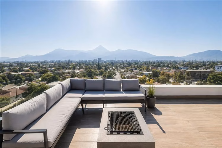 Se Vende Penthouse Vitacura 276 m2 , 2 Estacionamientos.