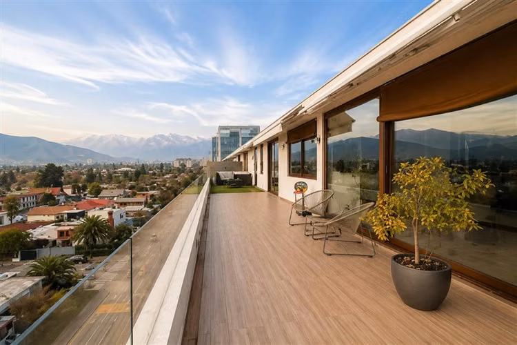Se Vende Penthouse Vitacura 276 m2 , 2 Estacionamientos.