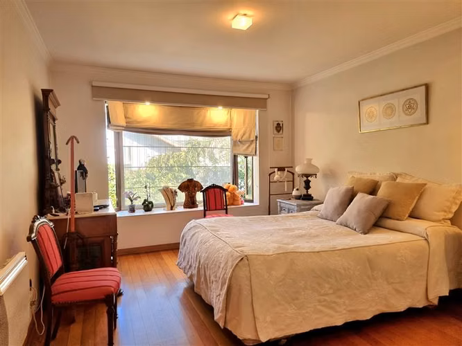 Casa en condominio en venta de 4 dorm. en La Reina