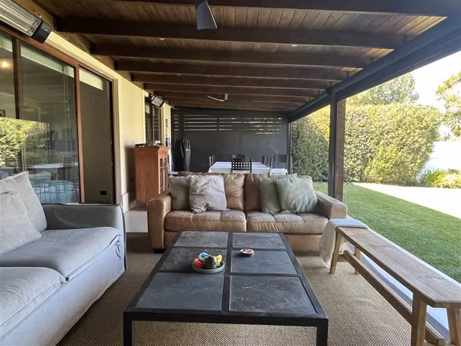 Maravillosa Casa en venta de 5 dorm. en Portones Chicureo