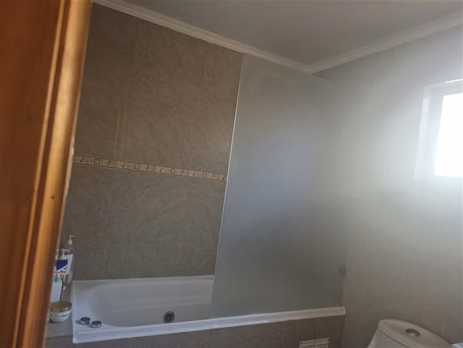 Casa en venta de 4 dorm. en Calle Larga sector Pocuro ,