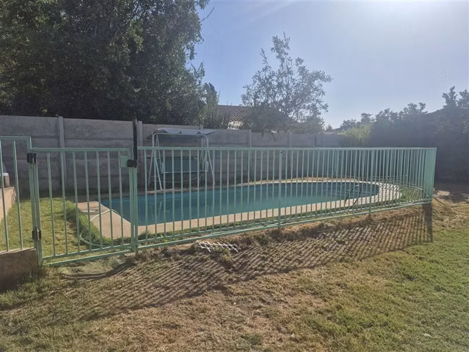 Casa en venta de 4 dorm. en Calle Larga sector Pocuro ,