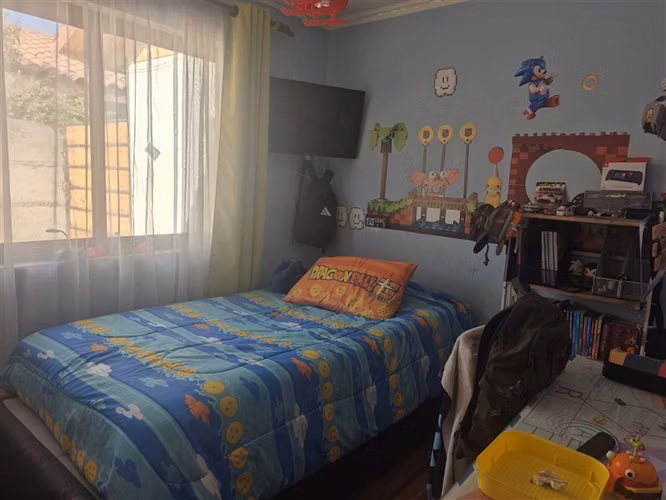 Casa en venta de 4 dorm. en Calle Larga sector Pocuro ,