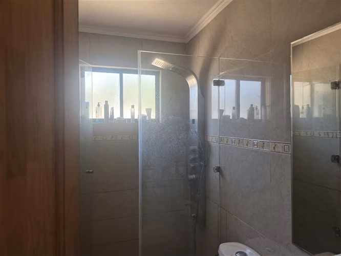 Casa en venta de 4 dorm. en Calle Larga sector Pocuro ,