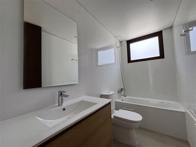 NUEVA 4 Dorm/3 Baños Brisas Norte. Colegio Highlands