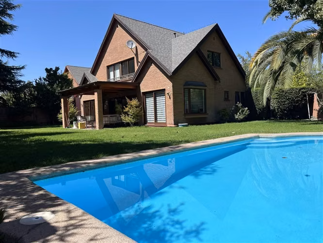 4 Dorm/3 Baños/Home Office/Servicios. Brisas Norte Chicureo.
