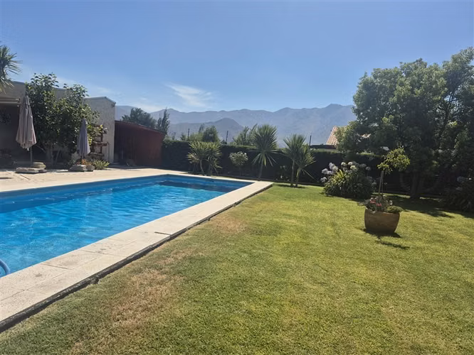 Casa en venta de 7 dorm. en Condominio Rinconada de los and