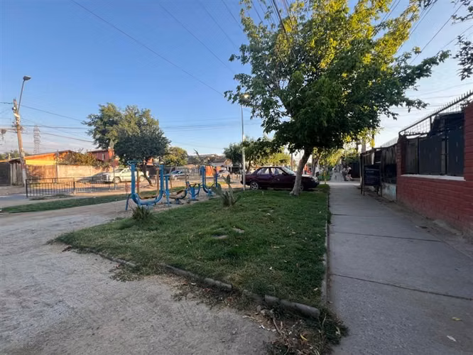 VENDO CASA, CERRO NAVIA 2DORM 1BAÑO 1EST. SALVADOR GUTIERREZ