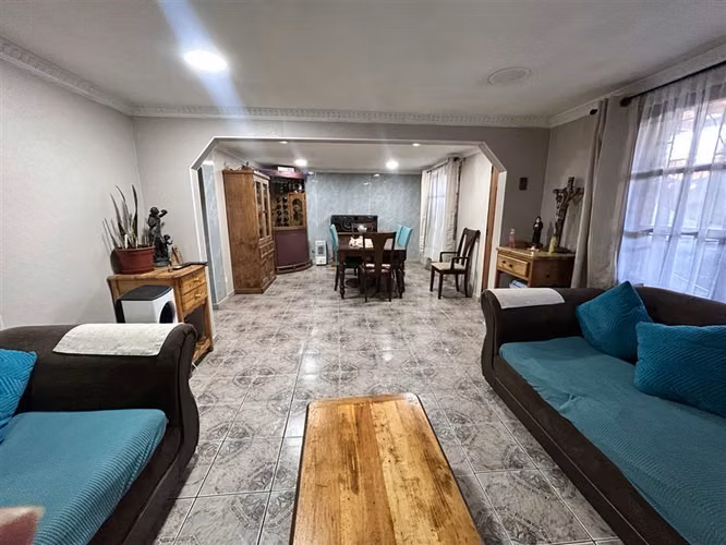KLG CASA 128/60M2 3 DORM 1 BAÑO ESTACIONAMIENTO REMODELADA