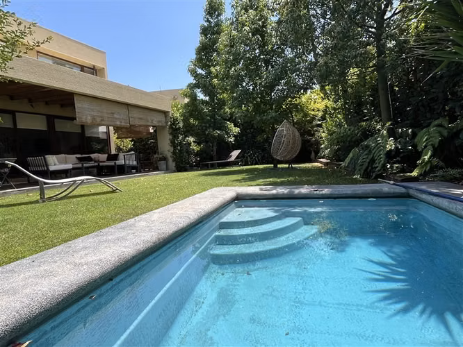 Oportunidad! Casa en venta de 3D 3B Peumayen Colina Chicureo