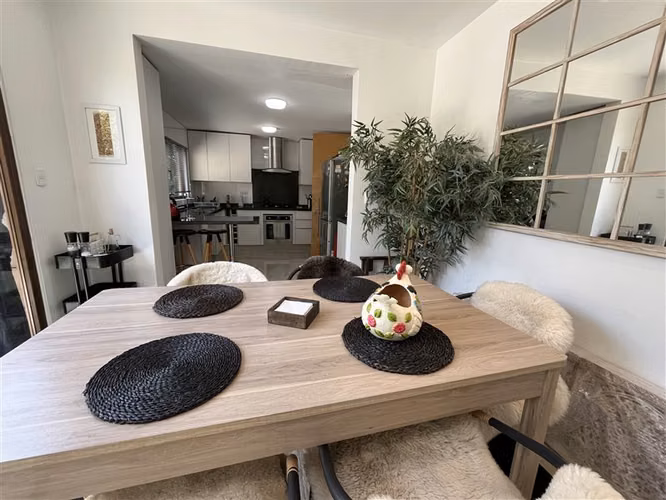Oportunidad! Casa en venta de 3D 3B Peumayen Colina Chicureo