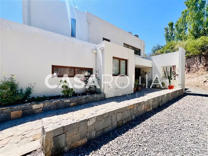 Casa en venta de 6 dorm. en Colina