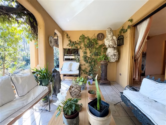 Hermosa casa en venta de 4 dorm. en Las Condes, Quinchamali