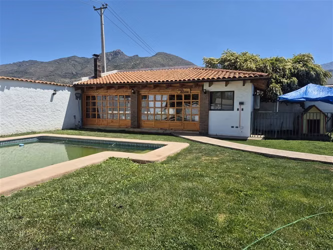 Casa en venta de 3 dorm. en Condominio de Rinconada de Los