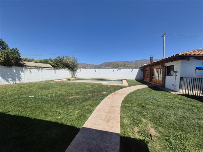 Casa en venta de 3 dorm. en Condominio de Rinconada de Los