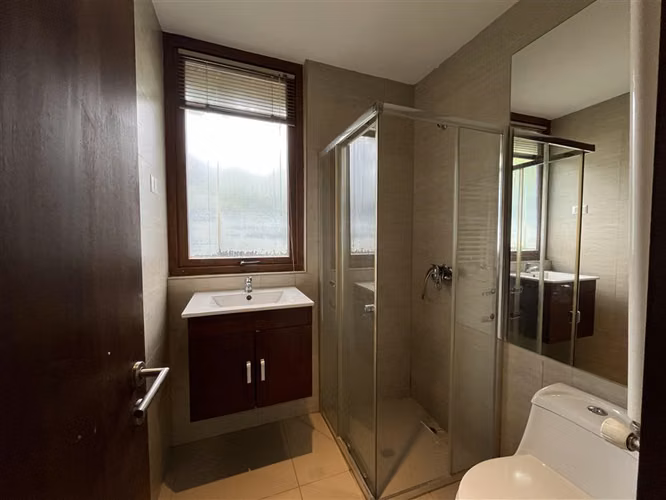 Casa en venta de 6D. Las Brisas Chicureo. Colegio Highlands