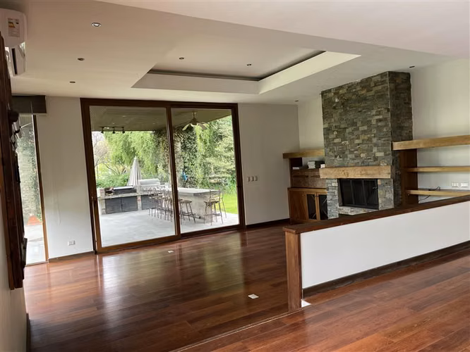Casa en venta de 6D. Las Brisas Chicureo. Colegio Highlands