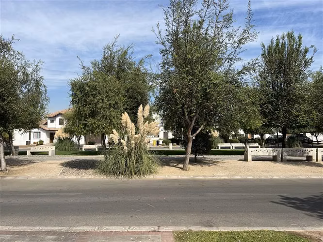 Casa en venta de 3 dorm. Brisas Norte. colegio Highlands - Imagen 4