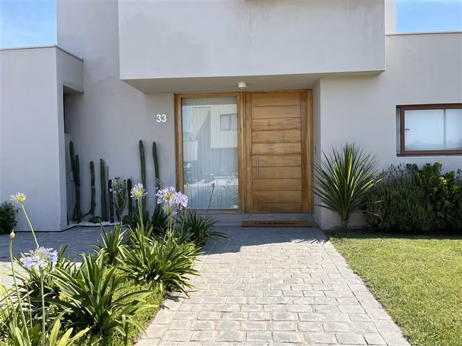 Casa en venta de 3D 3B. Brisas Norte. Colegio Highlands