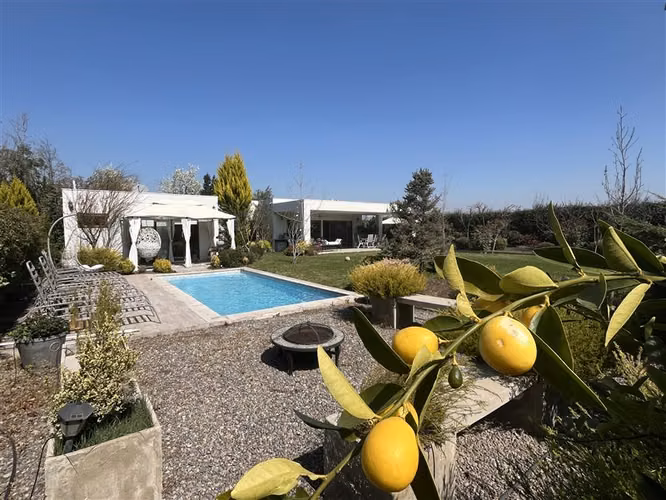 Casa en venta de 3 dorm condominio. Brisas norte en Colina