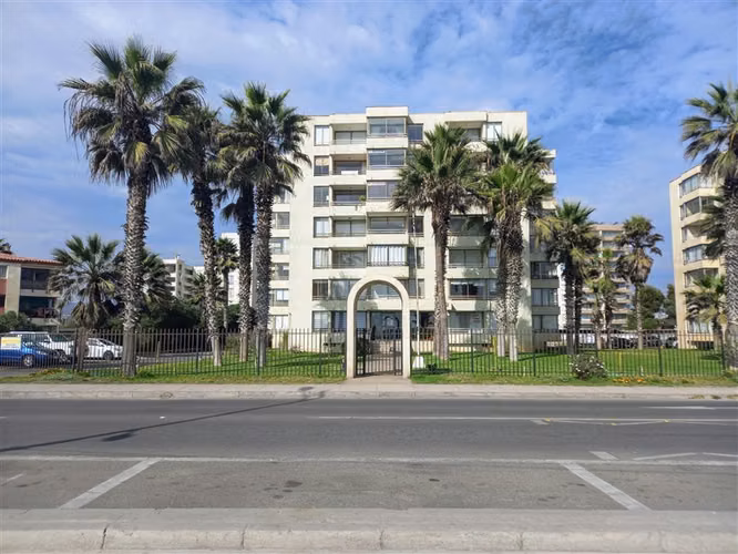 Depto 2D 1B con 53m2 Est y Bod, La Serena, frente al mar