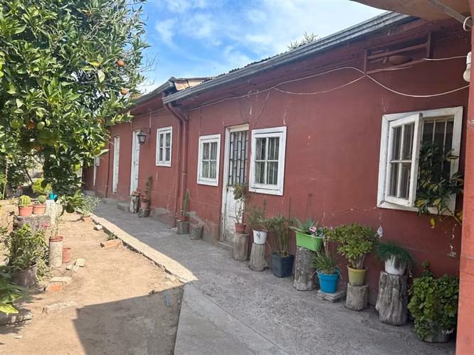 Casa en venta de 4 dorm. en Llallay a metros del centro civi