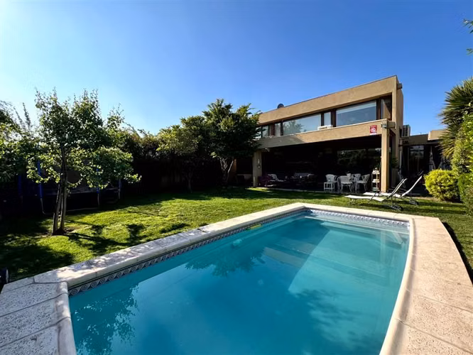 Casa en venta de 3D 4B Home office. Sector Brisas Norte.
