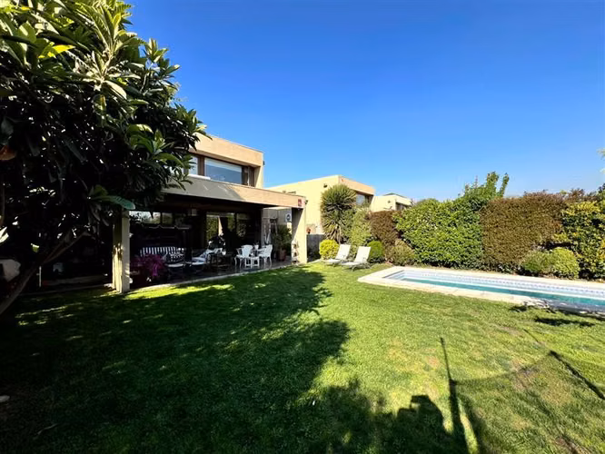 Casa en venta de 3D 4B Home office. Sector Brisas Norte.