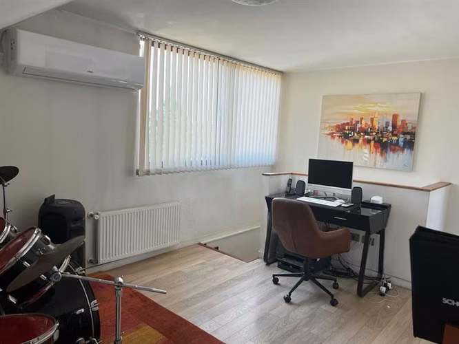 Casa en venta 4D Home Office. Colegio Highlands