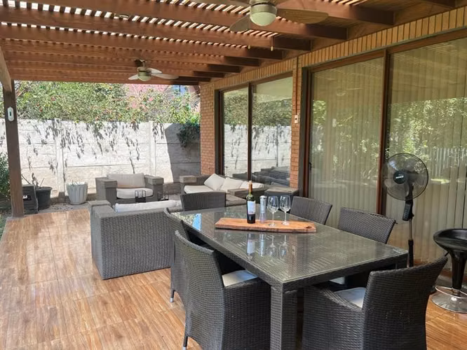 Casa en venta 4D Home Office. Colegio Highlands