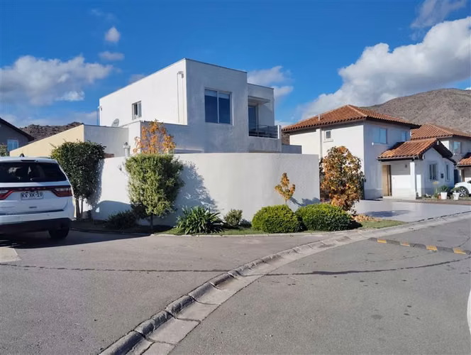 Venta 4 dormitorios mas escritorio Ayres de Chicureo