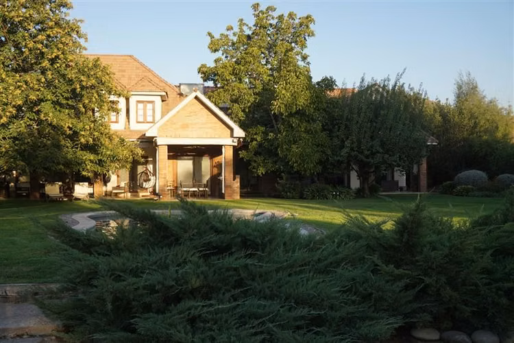 Se vende espectacular casa en Brisas de Chicureo