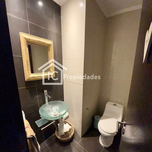 EN VENTA 4D+3B/SERVICIOS LINCOLN/DUNALASTAIR