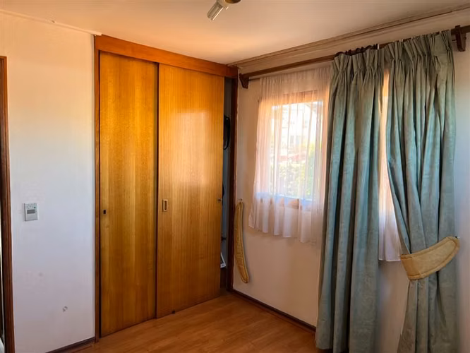 Casa en venta de 8 dorm. en La Serena