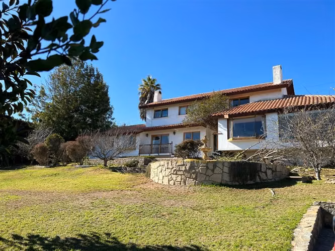 Casa en venta de 8 dorm. en La Serena