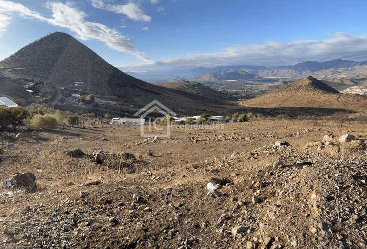 SITIO SEMI PLANO EN VENTA CHICUREO ORIENTE - Imagen 2