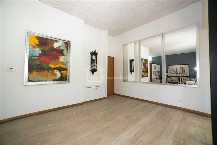 ESPECTACULAR CASA 1 PISO EN VENTA 6D+ SERVICIOS
