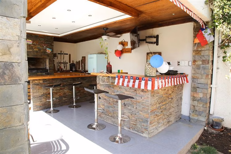 CASA 5D+3D QUINCHO/PISCINA LINCOLN/DUNALASTAIR