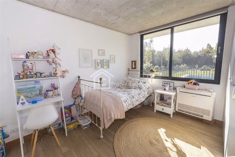 MODERNA CASA 4D(2SUITE)+ ESCRITORIO+ SERVICIOS/PIEDRA ROJA