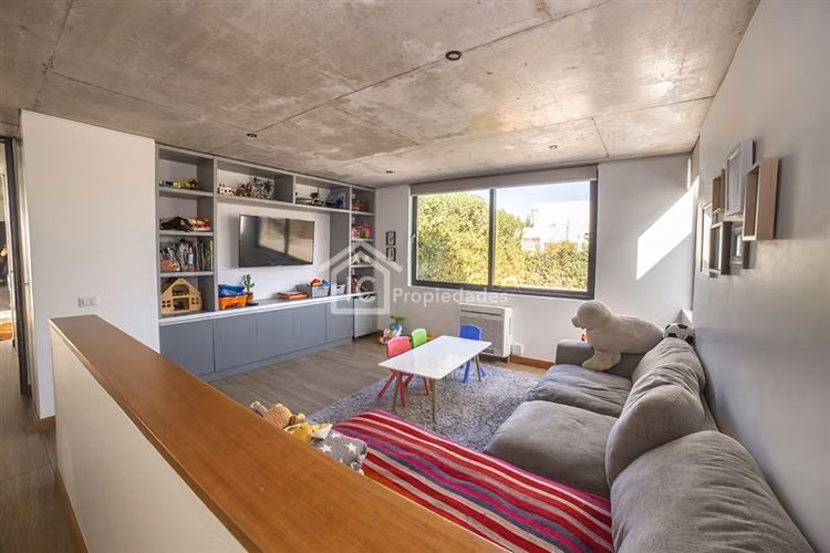 MODERNA CASA 4D(2SUITE)+ ESCRITORIO+ SERVICIOS/PIEDRA ROJA