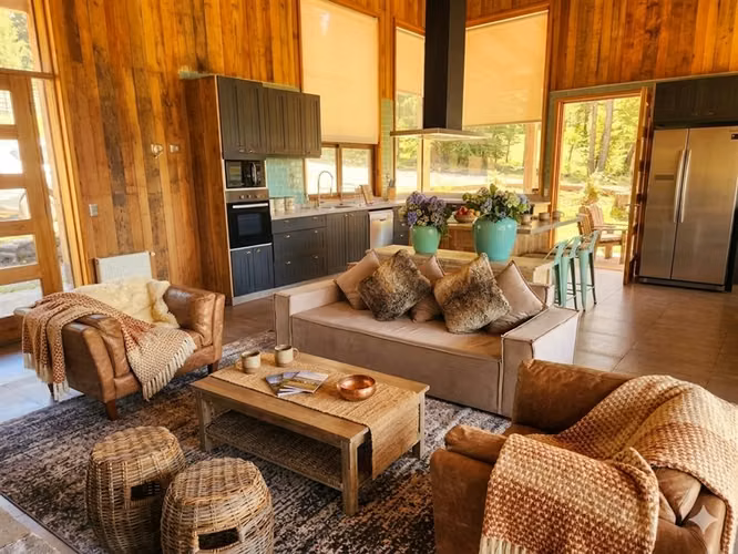 Casa en venta en Lomas de Villarrica-Excelente Construcción
