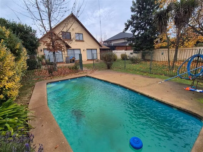 Casa en venta de 4 dorm. en Talca