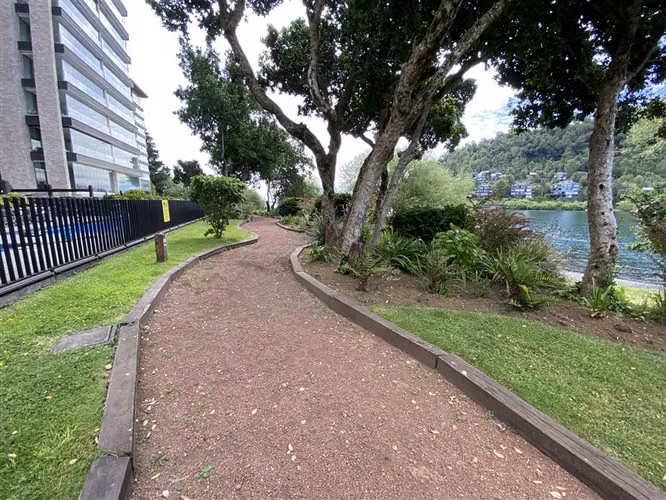 VENTA Departamento en Parque Pinares Terraza y jardín- Pucón - Imagen 29