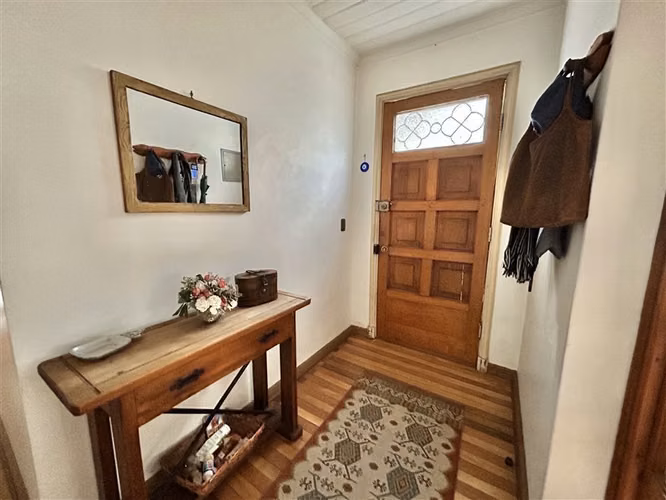 Cómoda Casa en venta de 5 dormitorios y piscina en Ñuñoa