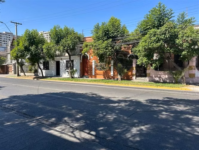 Casa en arriendo de 6 dorm. en Ñuñoa
