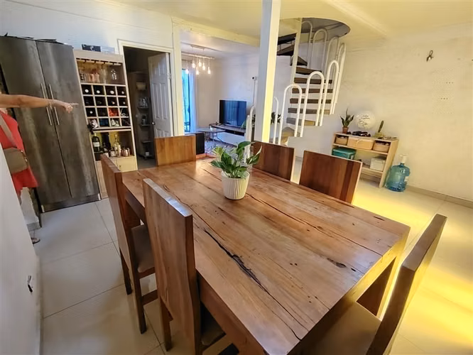 Casa en venta de 5 dorm. en La Florida